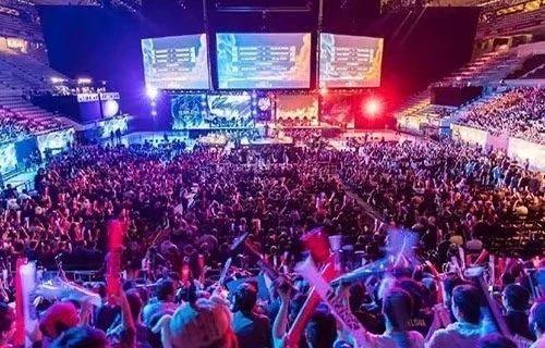 己的实际行 己的实际行