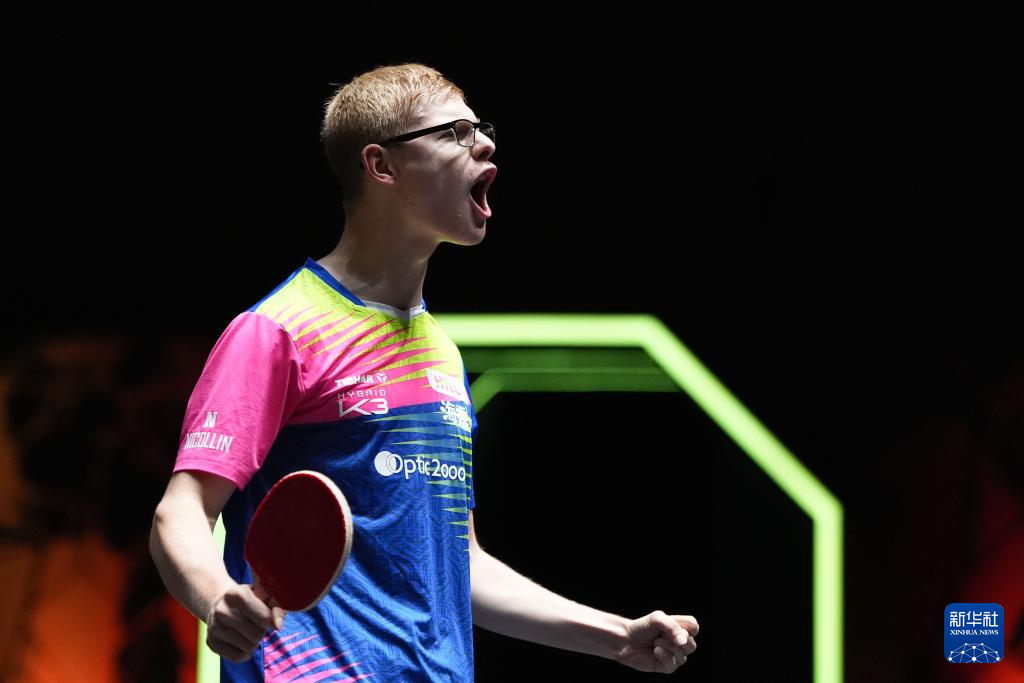 室内跳伞 室内跳伞