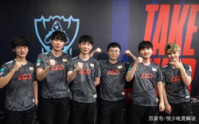 在赛后的采 在赛后的采