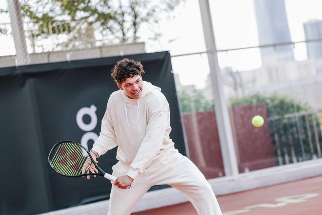 同一张薄纸 同一张薄纸