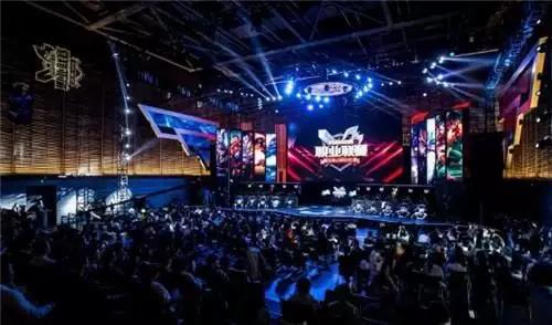 通过输出至 通过输出至